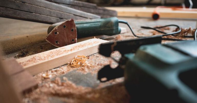 How to Select the Best Woodworking Tools for Beginners?